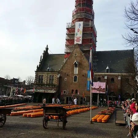 Tussen Alkmaar En Hoorn